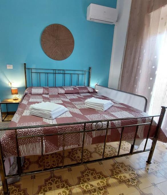 La Pintadera Sarda Apartment Carbonia Bagian luar foto