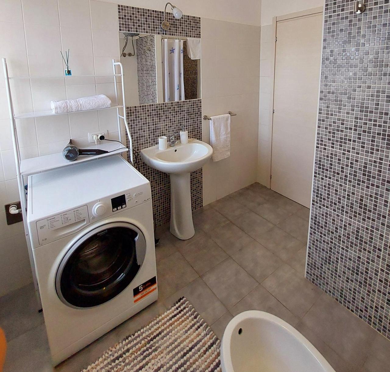 La Pintadera Sarda Apartment Carbonia Bagian luar foto